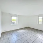 Miete 4 Schlafzimmer wohnung von 68 m² in Chavannes-les-Forts