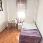 Rent a room of 100 m² in valencia