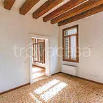 Rent 5 bedroom apartment of 119 m² in Venezia