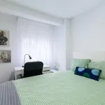 Rent 4 bedroom apartment in Madrid