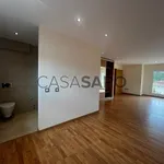 Rent 6 bedroom house of 372 m² in Leiria