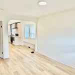 5 bedroom house of 699 sq. ft in Toronto