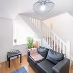 Rent 1 bedroom flat of 1076 m² in Leeds