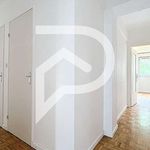 Rent 4 bedroom apartment of 101 m² in Puteaux
