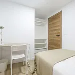 Rent a room of 110 m² in valencia