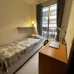 Rent a room of 100 m² in Madrid