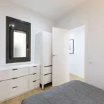 Rent 1 bedroom apartment of 39 m² in barcelona