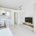 Rent 1 bedroom apartment of 35 m² in Barcelona