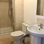 Rent 3 bedroom flat in Salford