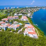 Rent 3 bedroom apartment of 213 m² in Sarasota