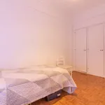 Rent a room of 80 m² in lisbon