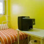 Rent a room in lisbon