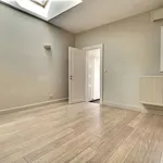 Maison de 1300 m² avec 4 chambre(s) en location à Waterloo