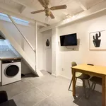 Rent 1 bedroom apartment of 30 m² in Barcelona