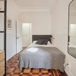 Rent a room of 100 m² in lisbon