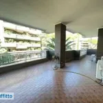 Affitto 6 camera appartamento di 234 m² in Rome