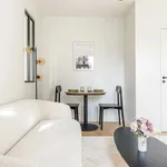 Rent 1 bedroom apartment of 380 m² in Paris