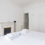 Rent 3 bedroom apartment of 120 m² in Paris