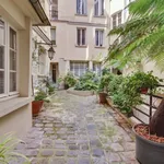 Rent 1 bedroom apartment of 646 m² in Paris