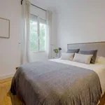 Rent a room of 150 m² in madrid