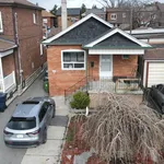 Rent 5 bedroom house of 65 m² in Toronto