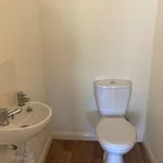 Rent 2 bedroom flat in Swansea