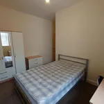 Rent 2 bedroom flat in Leicester