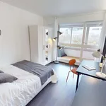 Rent a room of 83 m² in Nanterre