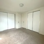 Rent 3 bedroom apartment in altona