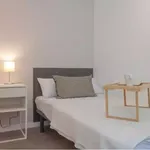 Rent 4 bedroom apartment in Madrid