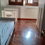 Affitto 4 camera appartamento di 125 m² in Piacenza