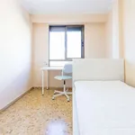 Rent a room of 82 m² in valencia