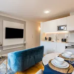 Rent 1 bedroom apartment of 40 m² in Porto