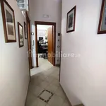 Affitto 3 camera casa di 71 m² in Ragusa