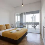 Rent 3 bedroom apartment of 110 m² in Porto