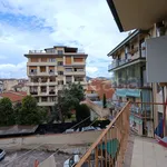 Affitto 4 camera appartamento di 90 m² in Firenze