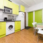 Rent a room of 90 m² in madrid