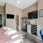 Rent 1 bedroom apartment of 639 m² in London