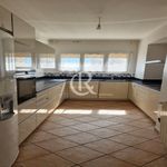 Appartement de 126 m² avec 4 chambre(s) en location à Hyères