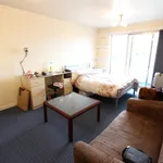 Rent 2 bedroom flat in London