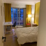 Rent 4 bedroom apartment in Paris