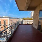 Affitto 6 camera appartamento di 194 m² in Bari