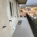 Affitto 4 camera appartamento di 160 m² in Reggio Calabria