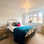 Rent 4 bedroom house in Farnborough