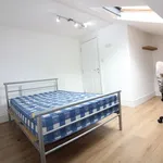 Rent 5 bedroom apartment in Preston