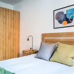 Rent a room of 121 m² in barcelona