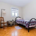 Maison de 1442 m² avec 9 chambre(s) en location à Montreal