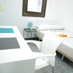 Rent 10 bedroom house in Valencia