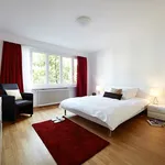 Miete 2 Schlafzimmer wohnung von 840 m² in Zurich