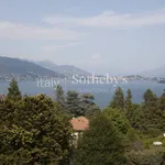 Rent 10 bedroom house of 600 m² in Baveno